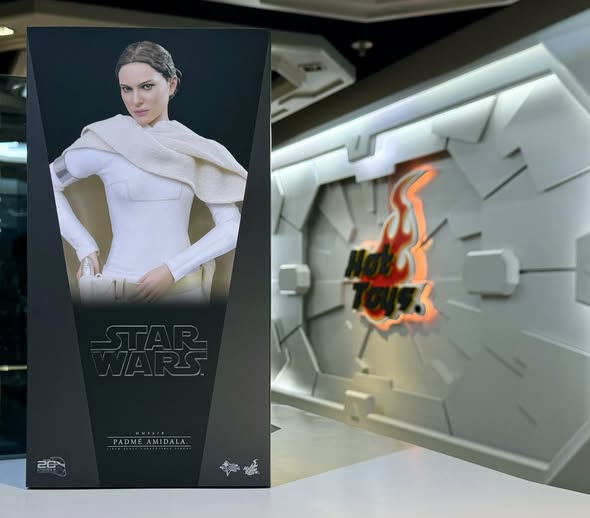 ホットトイズ MMS678 『スター・ウォーズ　エピソード２／クローンの攻撃』 パドメ・アミダラ