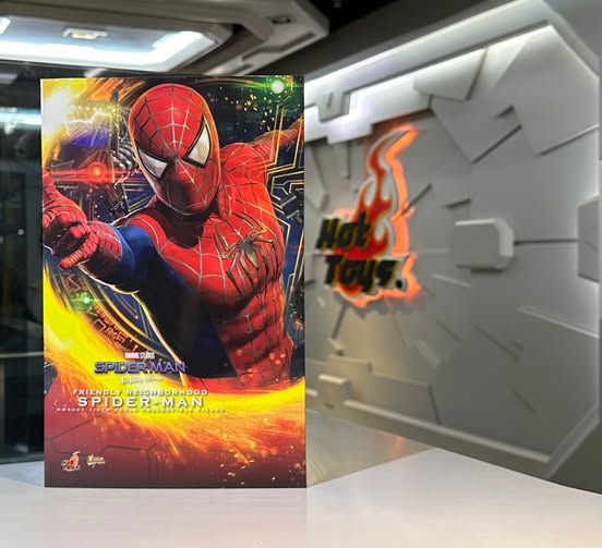 ホットトイズMMS661フレンドリーネイバーフッドスパイダーマン　１/6 フィギュア