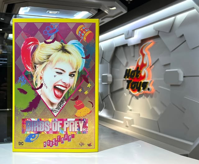 ホットトイズ MMS565 ハーレイ・クイン ゴールド・サロペット版