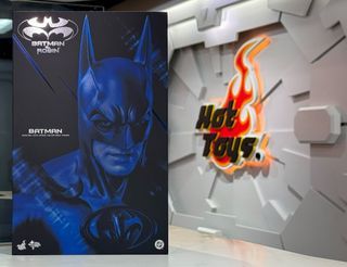 ホットトイズ MMS786『バットマン & ロビン Mr.フリーズの逆襲』バットマン 1/6 フィギュア